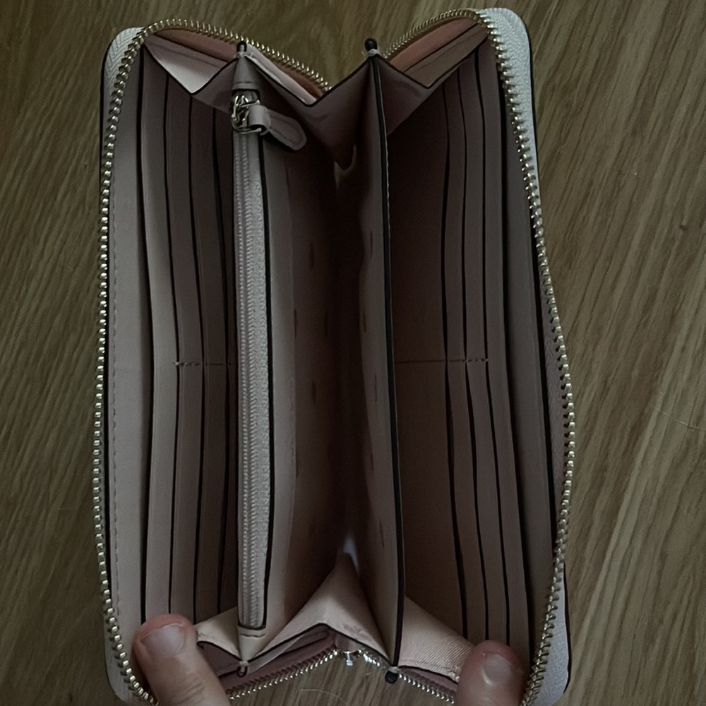 Kate Spade Wallet - Picture 2 of 3